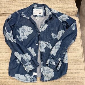 Frank & Eileen Denim Blue Floral Shirt Size Small